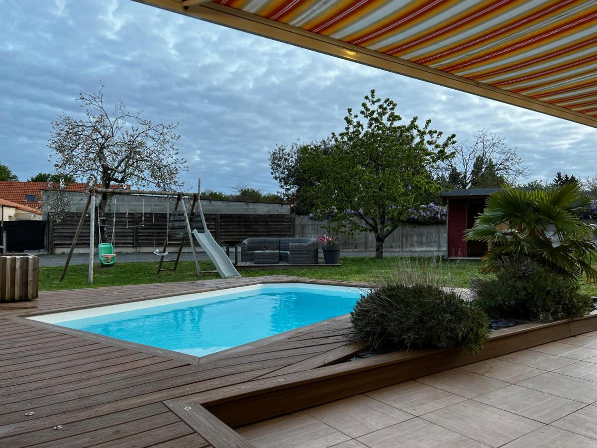 Maison Familiale 4 Chambres Avec Jardin Et Piscine Saint-Aignan-Grandlieu Kültér fotó